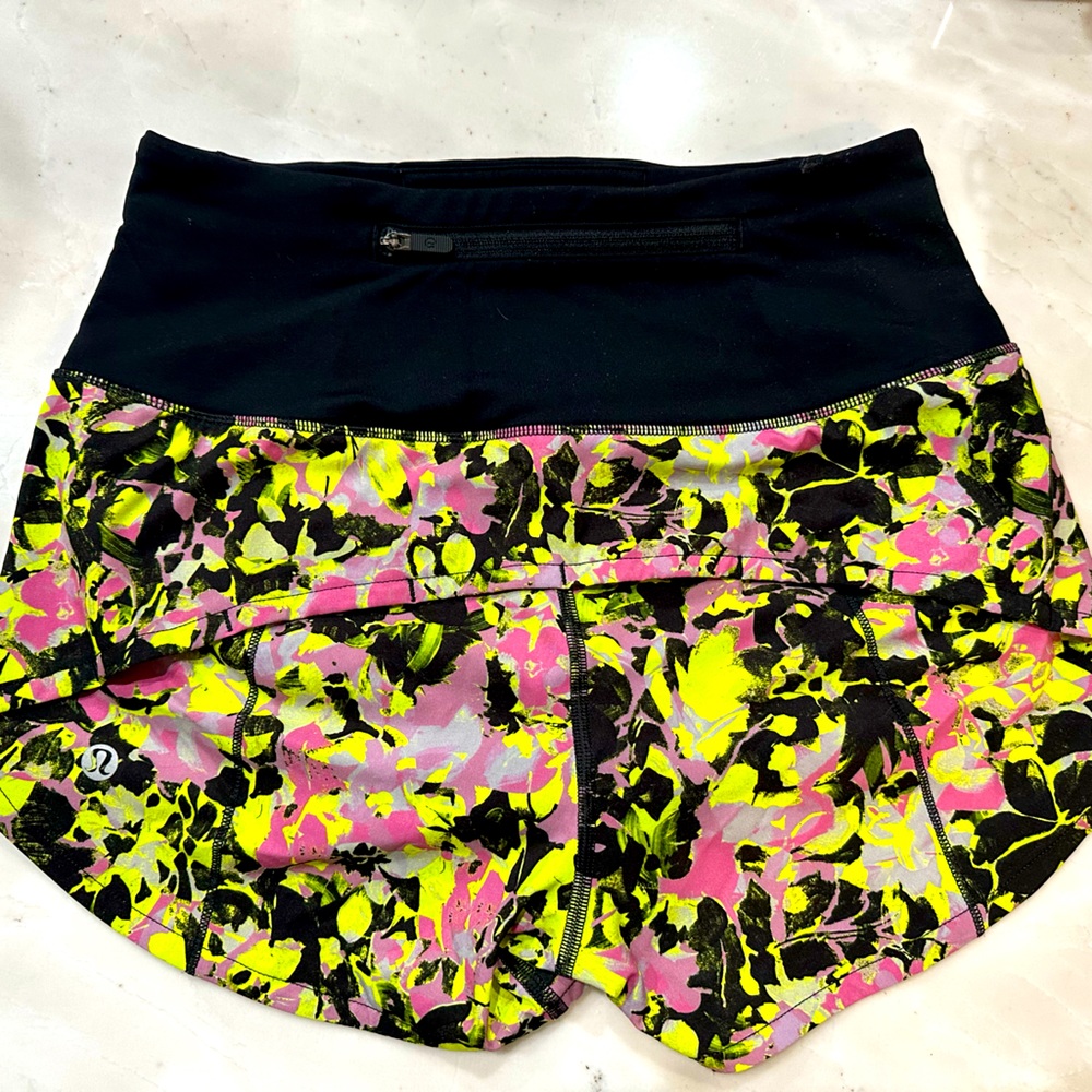 Lululemon Speed Up High-Rise Lined Short (size 2)